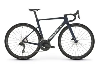 Megamo Pulse 15 2026: La Bici da Corsa Aero con Shimano 105 Di2 12v