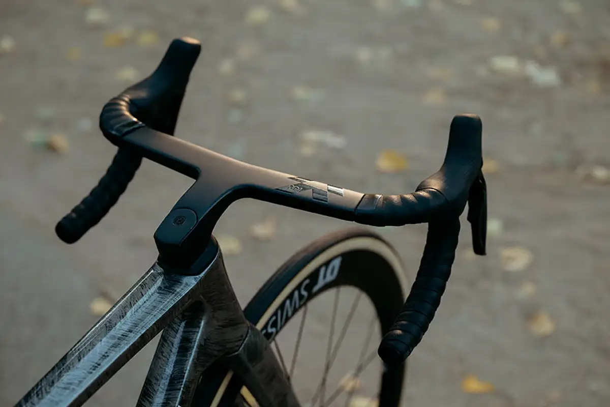 manubrio integrato Izalco Max 8-7 2026