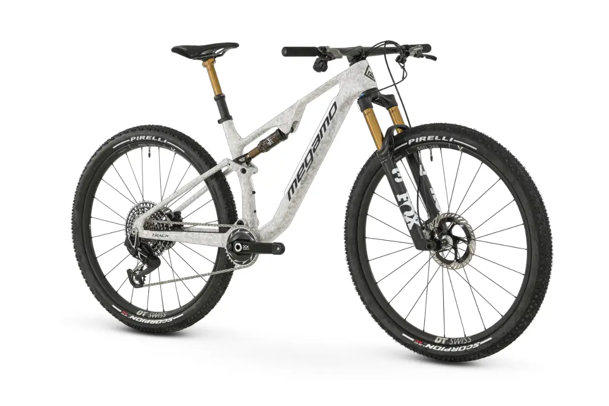 Megamo Track 03 Race 2026 colore bianco